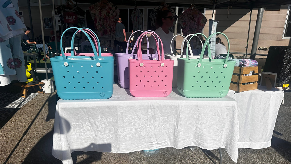 Palm Beach Farmers markets our range of silicone bags for shopping or the beach